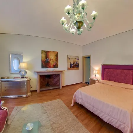 Luxury Lakeside Retreat With Pool Near Stresa! Maggiore Romanza Villa